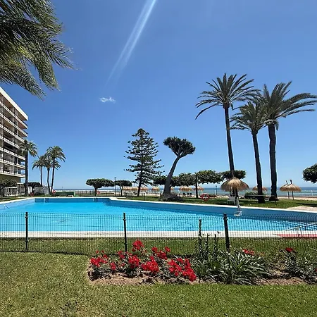 Santa Clara Cozy Sea View Apartament *